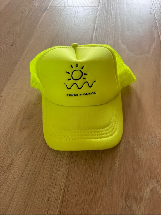 Accessories - Neon trucker hat